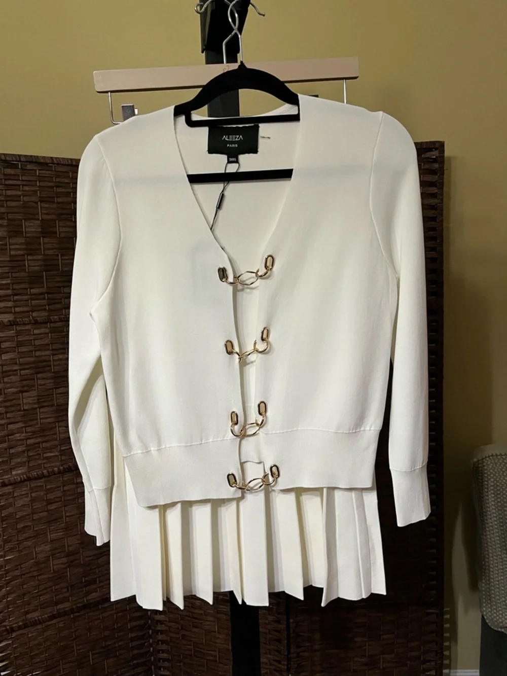 Aleeza Paris Grace Chain Cardigan & Pleated Wonder Skirt Set Ivory – Size Small - Picture 2 of 8